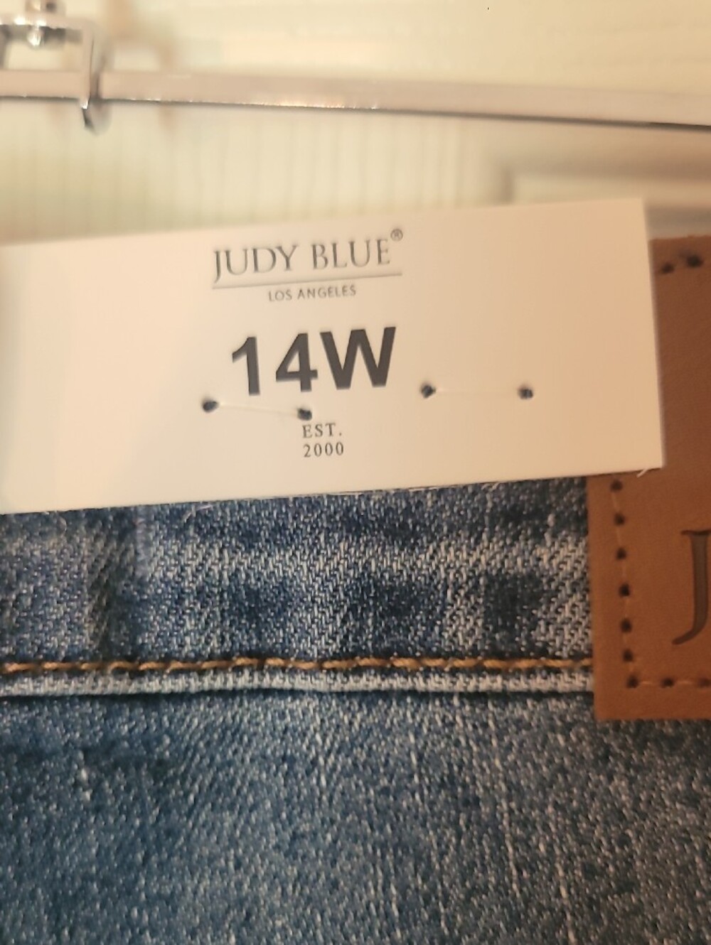 Judy Blue High-Rise Wide Leg Jeans in Medium Blue Wash - Picture 4 of 4